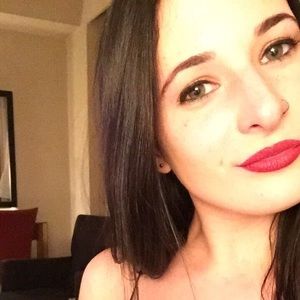 Meet your Posher, Juliana